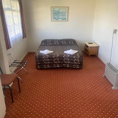 Cheviot Hotel Екстер'єр фото